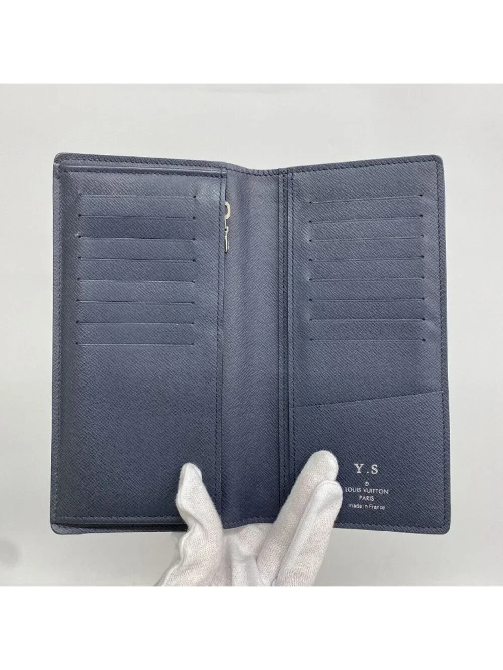 Louis Vuitton Wallet Taiga Portefeuille Brazza Blue Marine